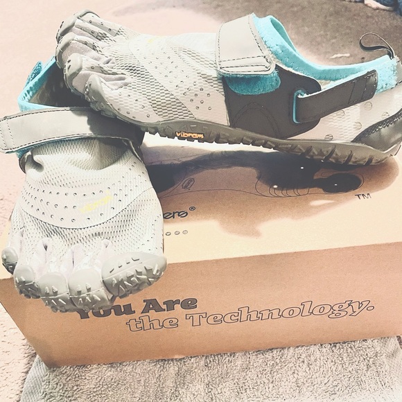 WOMENS - Vibram Five-finger V-AQUA, Size: 6.5 - 7 - Picture 2 of 3